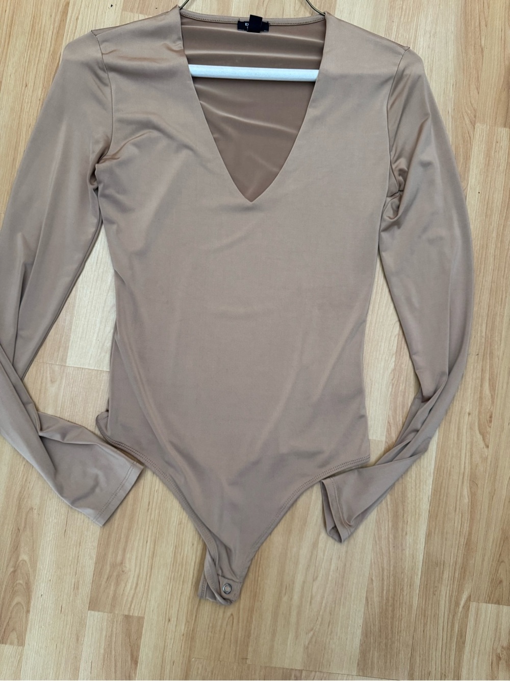 Express xs Tan V-Neck Long Sleeve Bodysuit